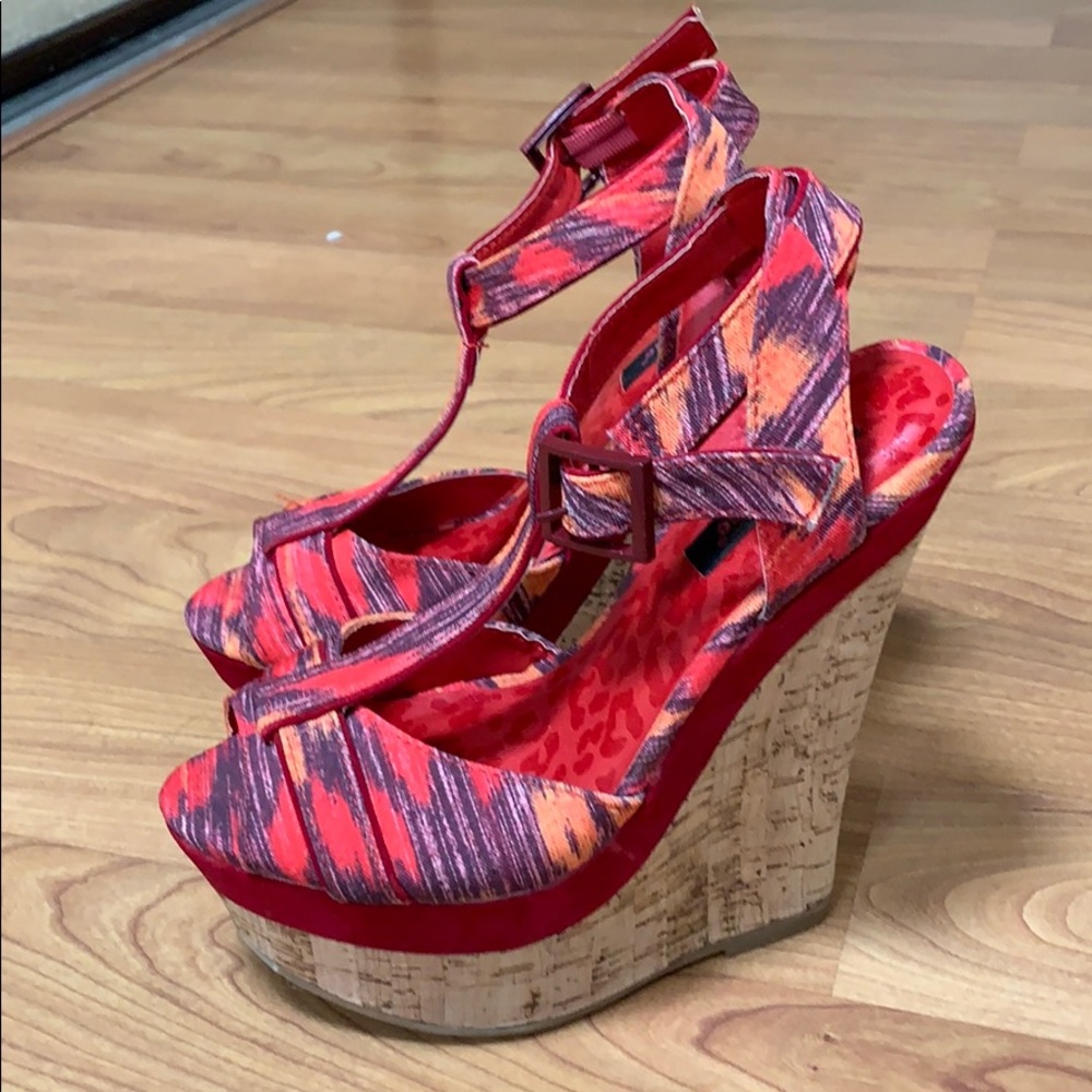 Dollhouse wedges